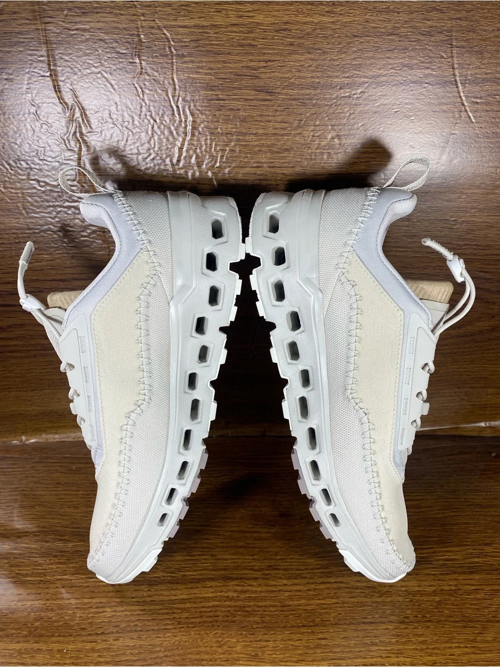 ON Cloud Women's Cloudaway 2 in Sand/Ice size 8 - Picture 6 of 9